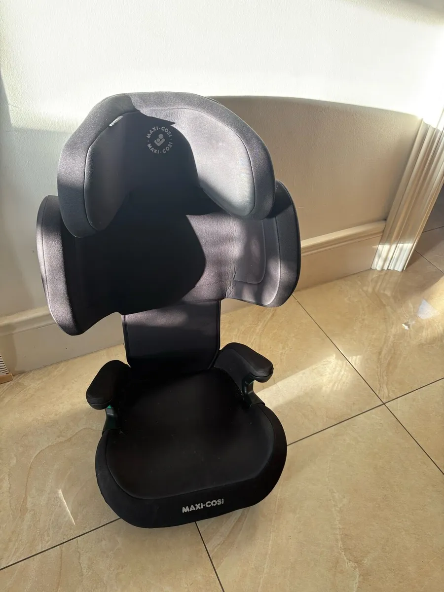 Car seat - Image 1