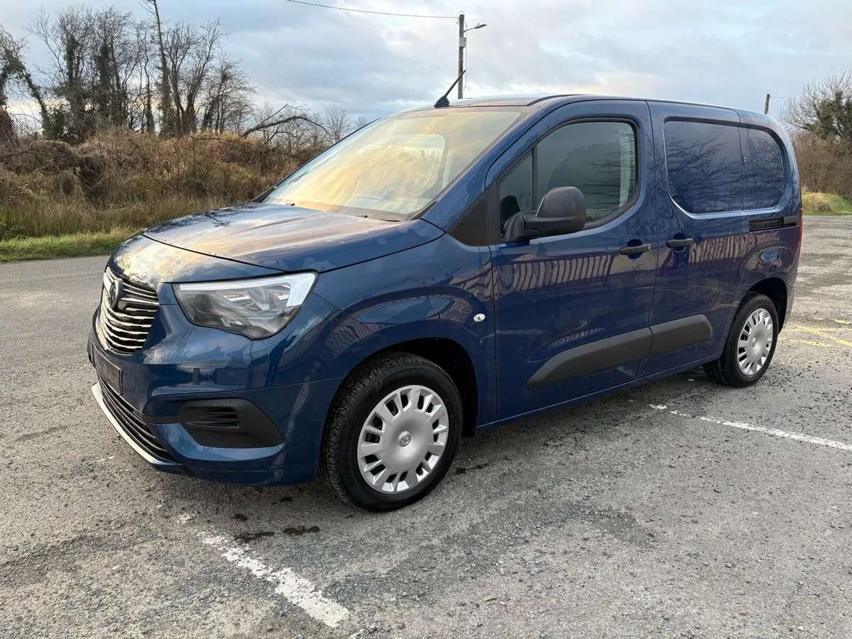 3020 (201) VAUXHALL COMBO SPORTIVE - Image 4