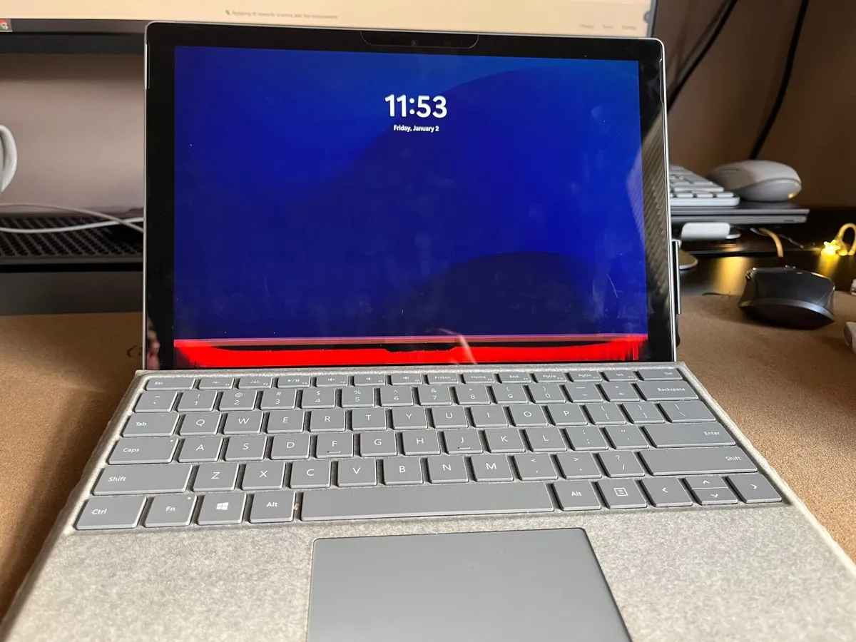 Surface Pro 7 i5 / 8GB / 128GB – Working - Image 1