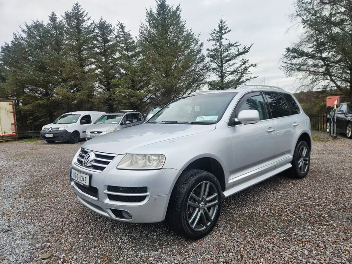 Volkswagen Touareg D 3.0 TDI Altitude 05DR A - Image 2