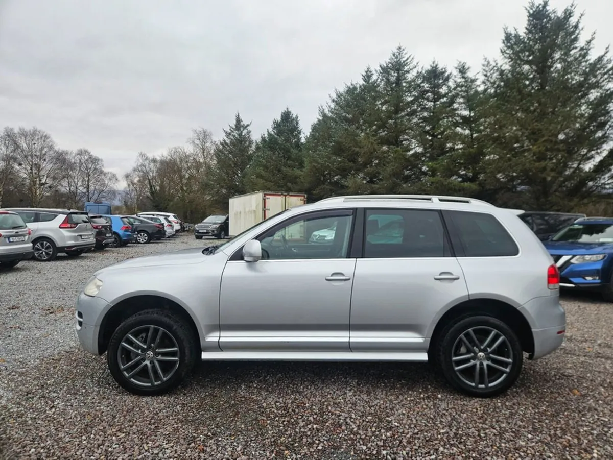 Volkswagen Touareg D 3.0 TDI Altitude 05DR A - Image 3