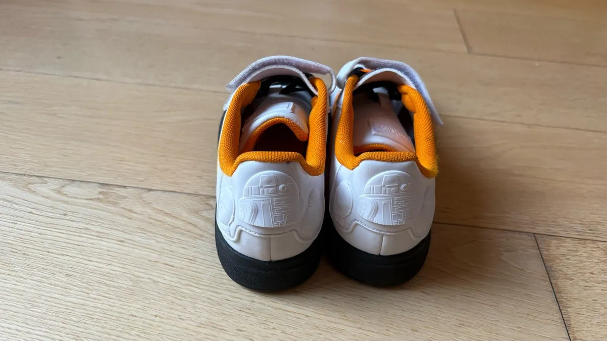 Kids footwear - Image 3