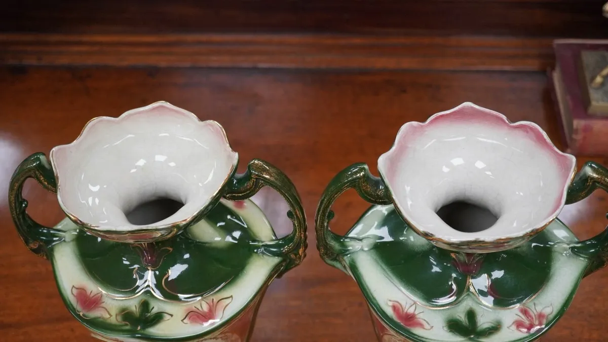 Pair of Antique Bavarian Ware Twin-Handle Display - Image 4