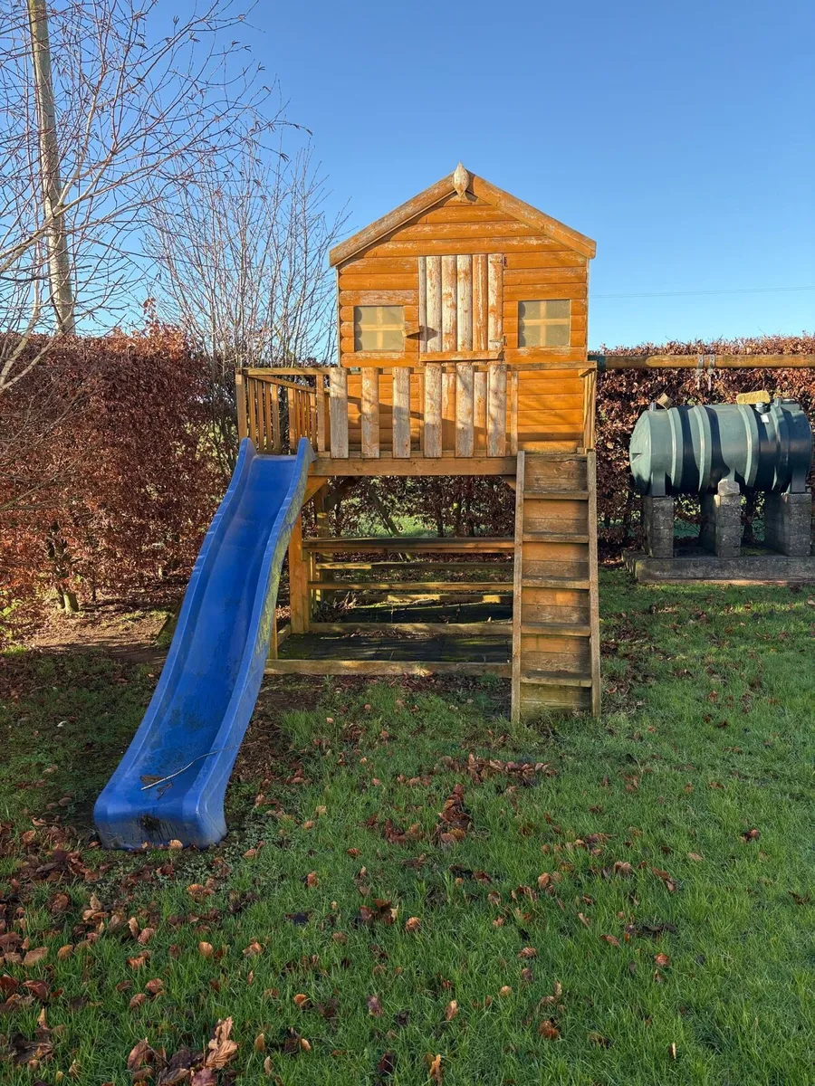 Tree house - Image 1