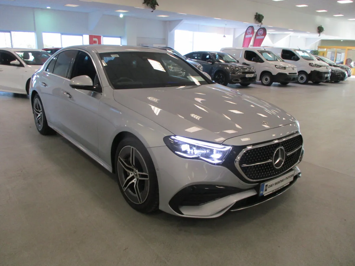 Mercedes-Benz E-Class 2024 E220d - Image 3