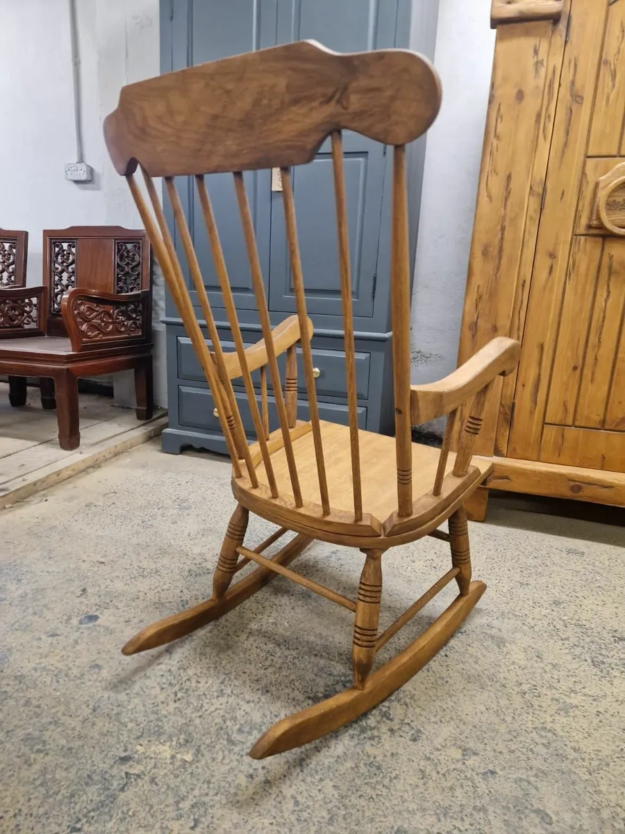Vintage Eastern European oak rocking chair - Image 3