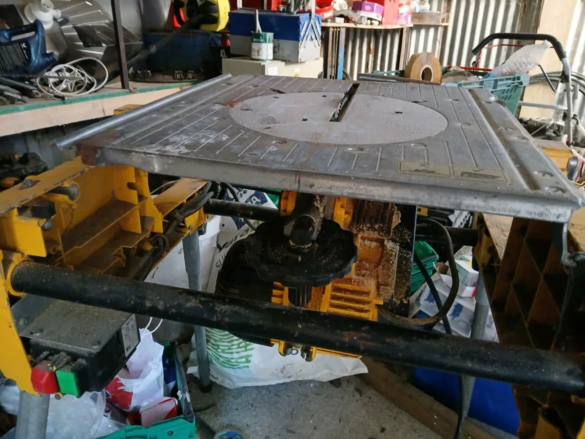 Dewalt flip combination saw - Image 4