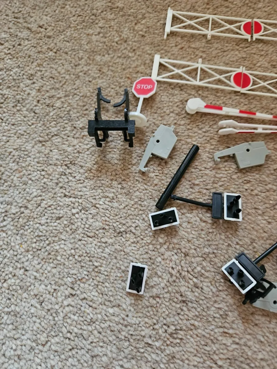 Hornby OO Gauge Level Crossing Gates Buffer - Image 4