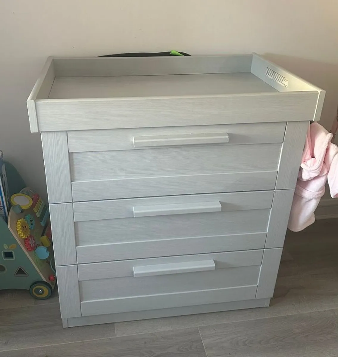 Mamas and Papas Cotbed and chest of  drawer set - Image 2