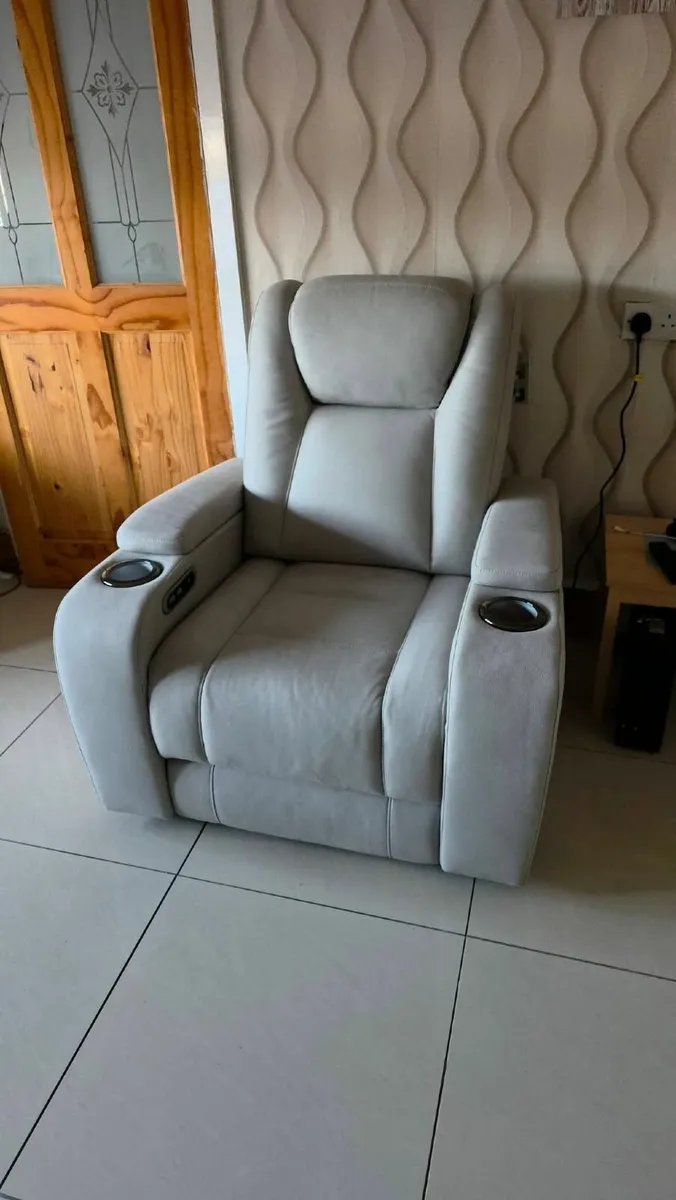 Suite of Furniture - Image 4