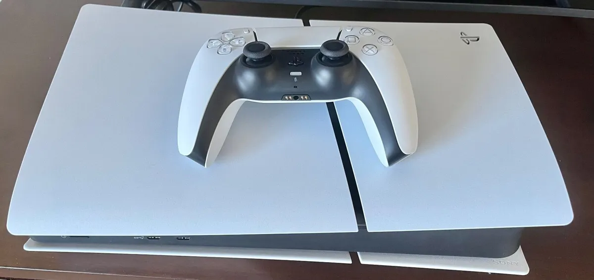 PlayStation 5 Disc Console Slim 1TB, 1 month old - Image 3