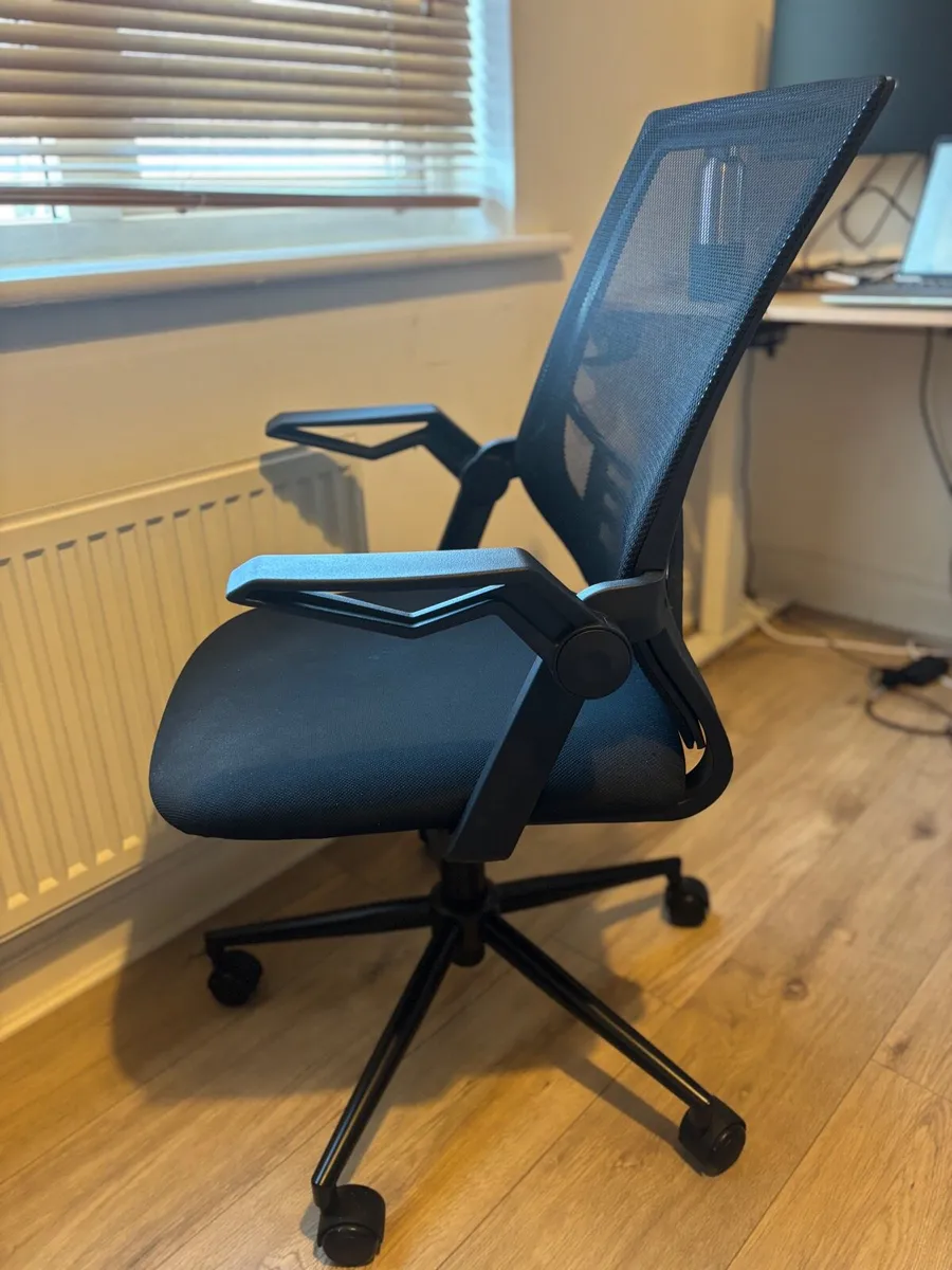 Ergonomic Mesh Office Chair - Image 3