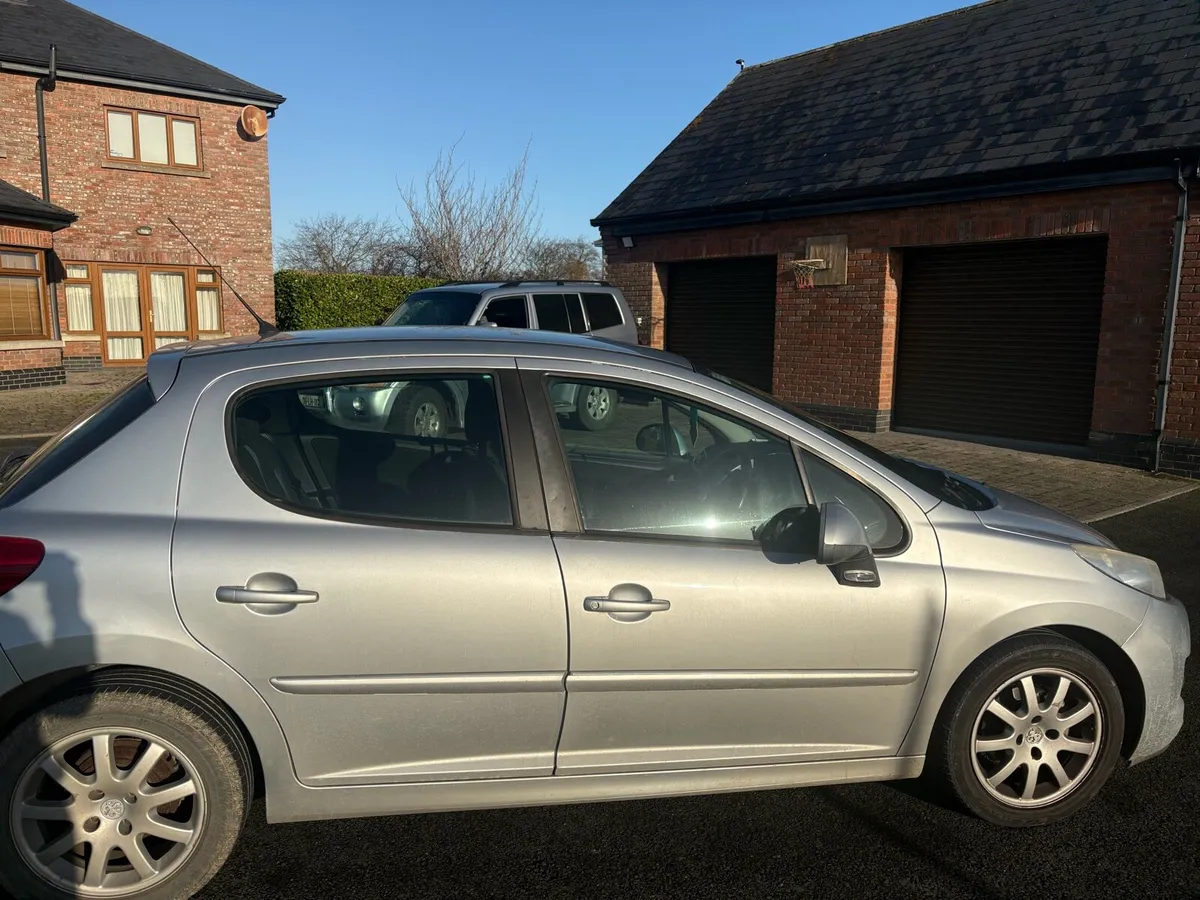 Peugeot 207 - Image 2