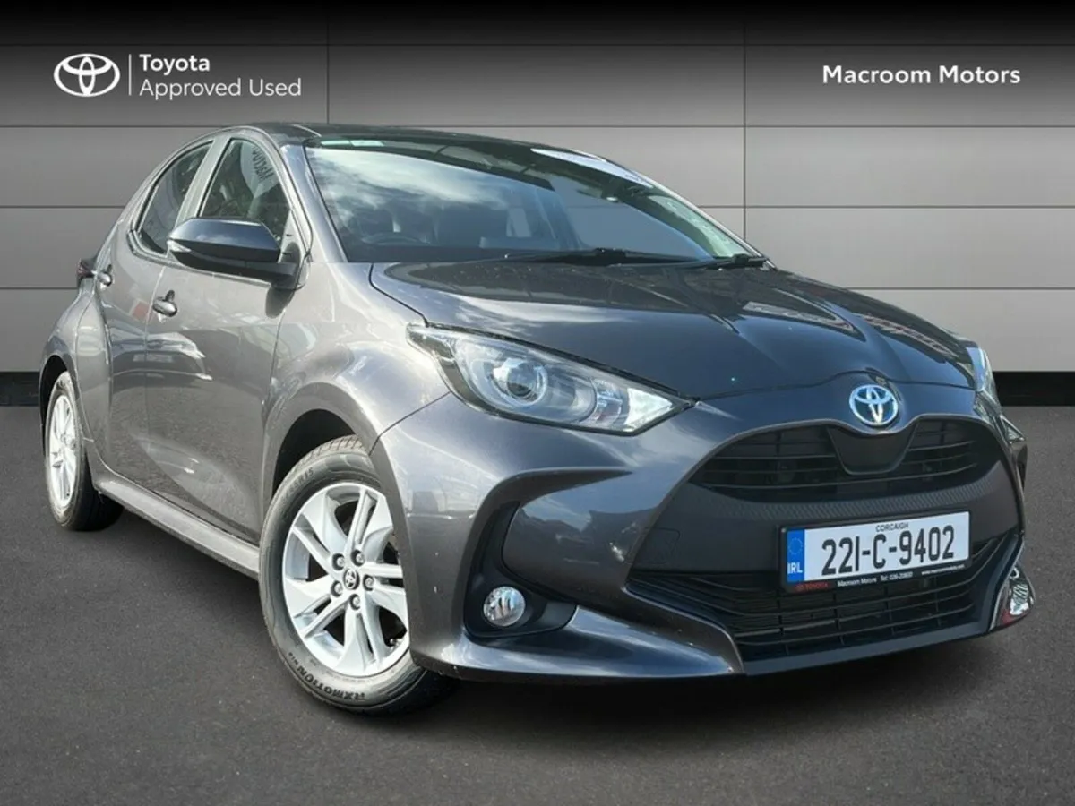 Toyota Yaris FRESH SELECTION OF TRADE-INS HYBRID L - Image 1
