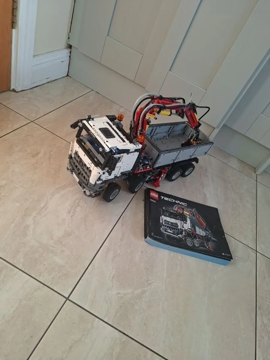 lego Technic 42043 Mercedes Truck