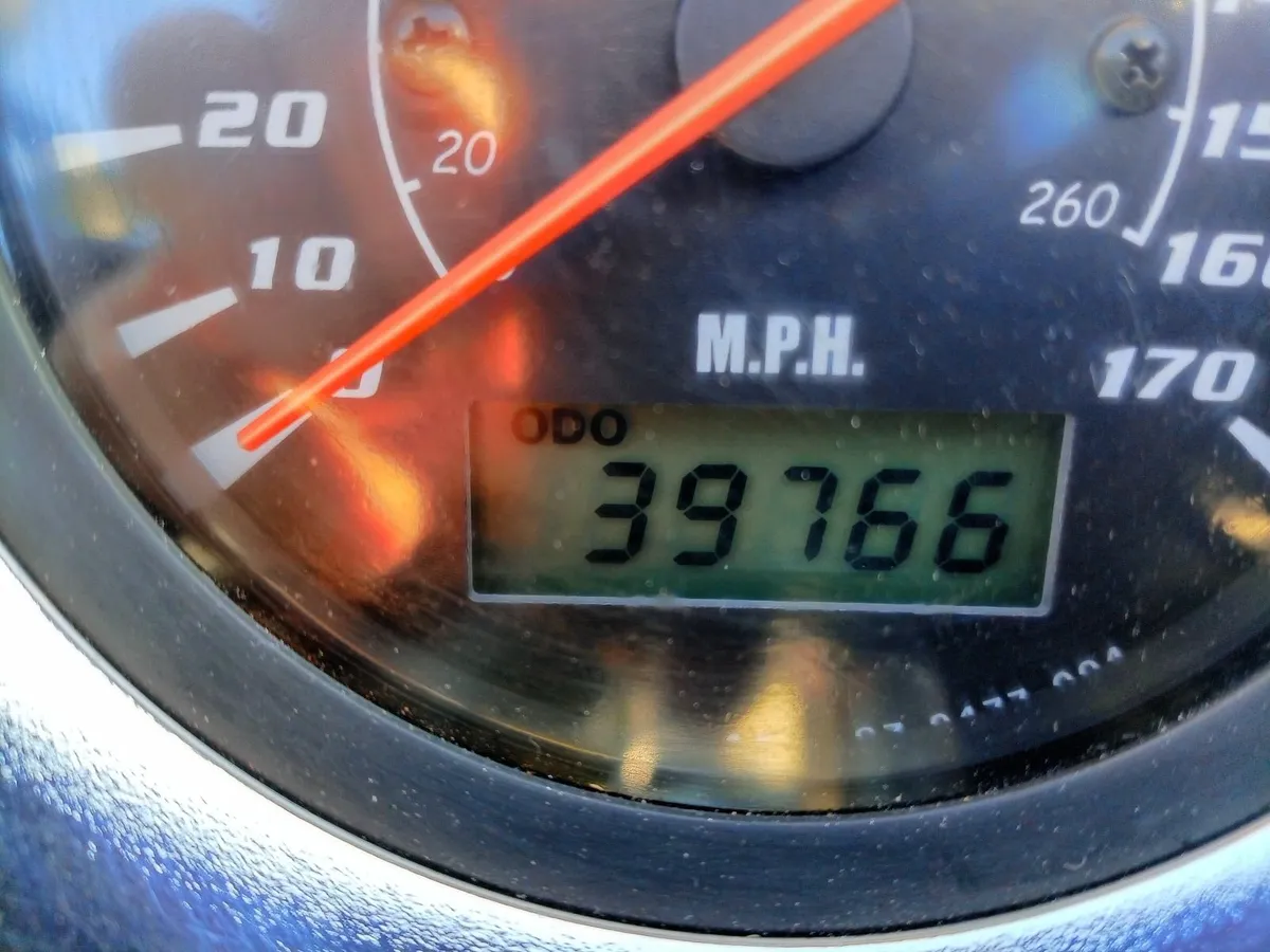 Suzuki Bandit 2001 very clean - Image 2