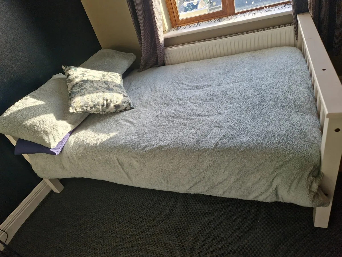 Double bed - Image 2