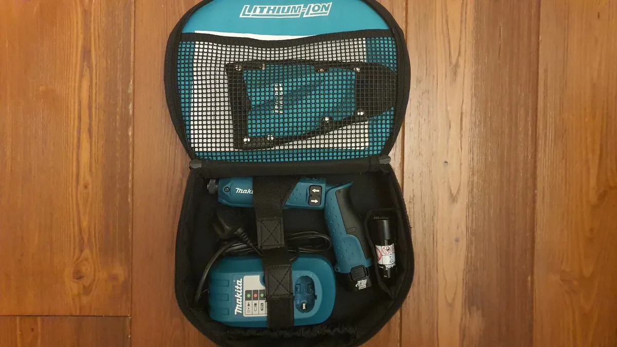 Cordless Makita Hex Screwdriver kit - Image 3