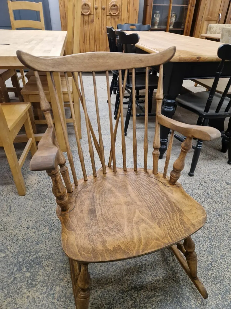 Vintage stoe Windsor oak rocking chair - Image 4