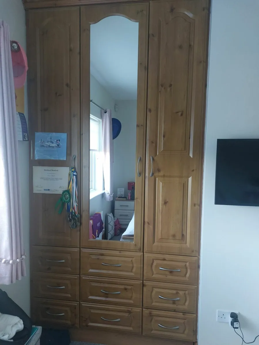 Fitted wardrobe - Image 3