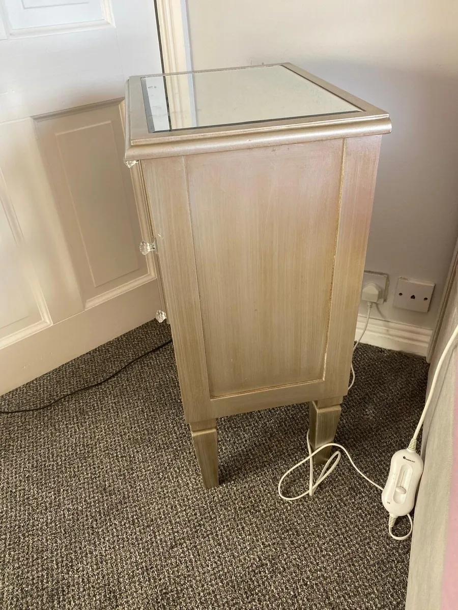 Bedroom lockets - Image 3