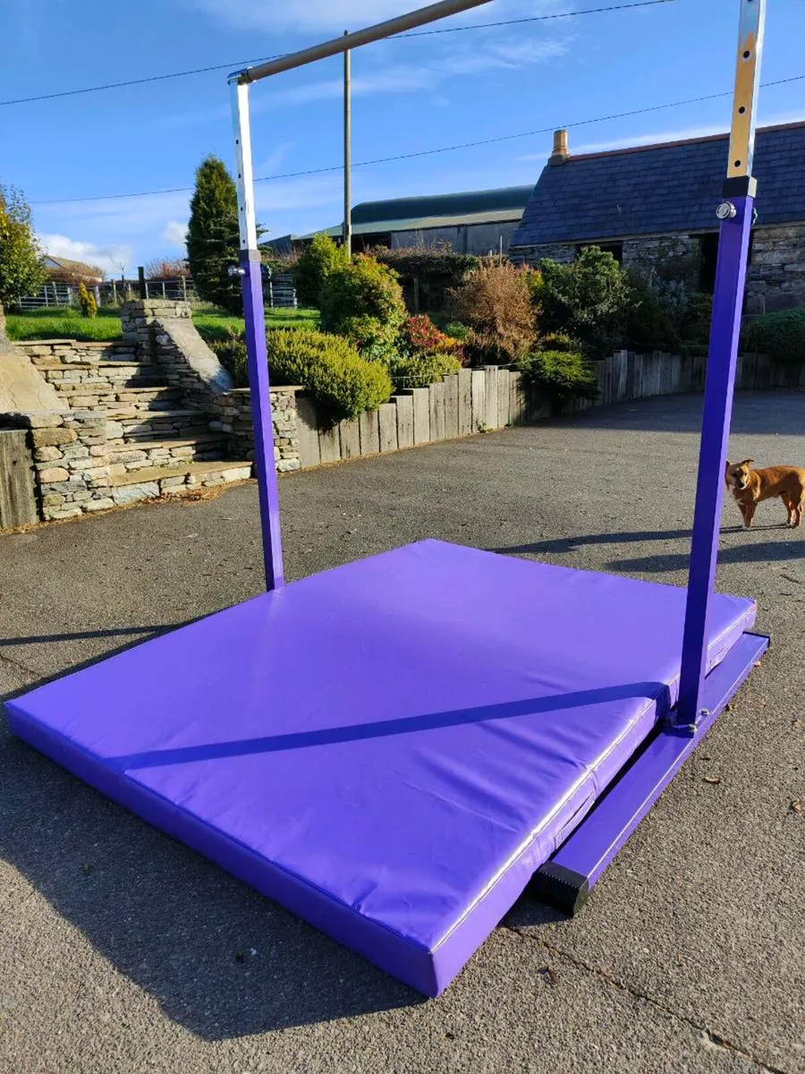 Gymnastics bar - Image 1