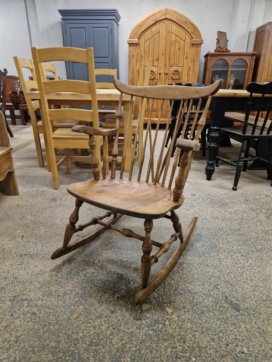Vintage stoe Windsor oak rocking chair - Image 1