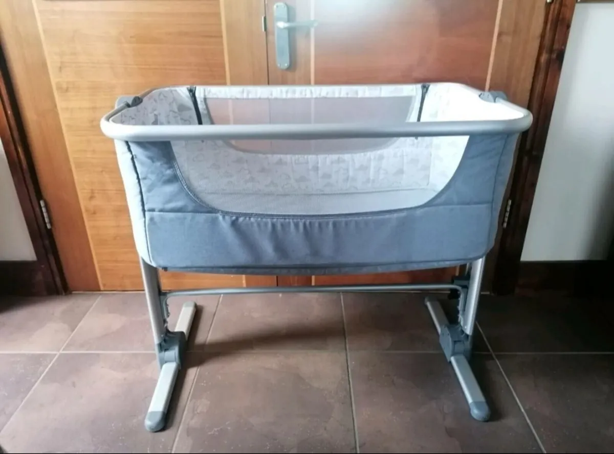 Babylo Folding Crib - Image 1