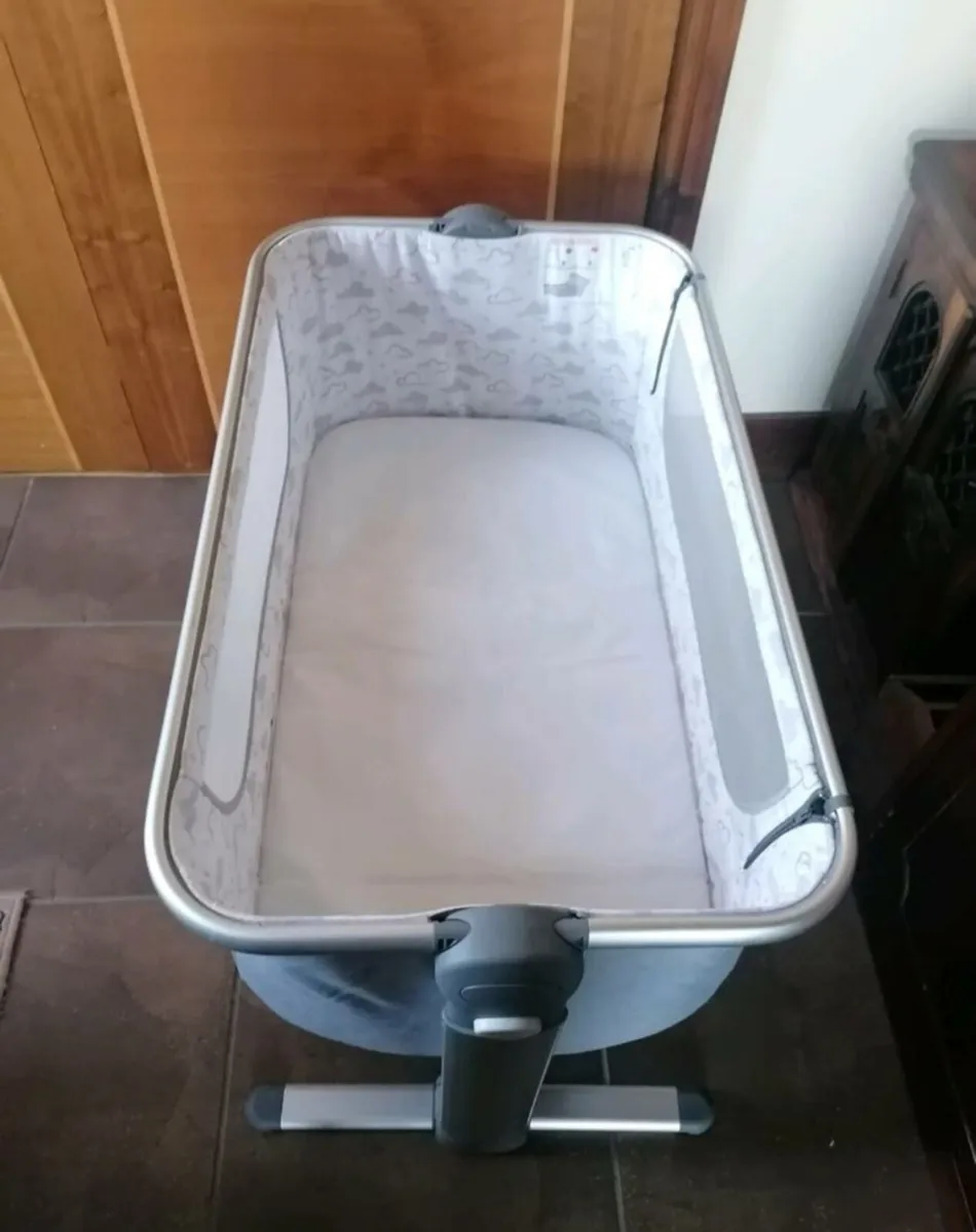 Babylo Folding Crib - Image 3