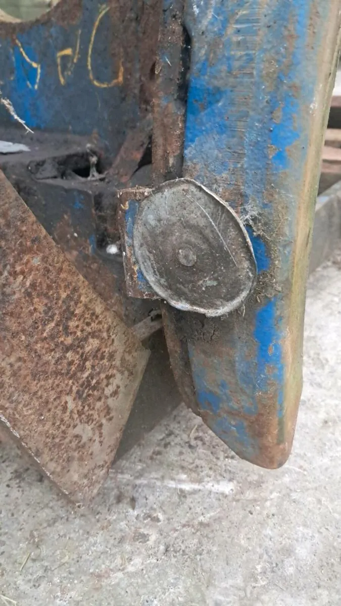 Ford TW Pick Up Hitch - Image 4