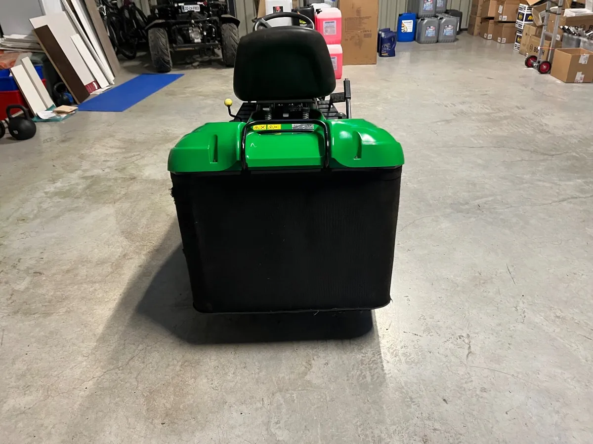 Ride on lawnmower - Image 3