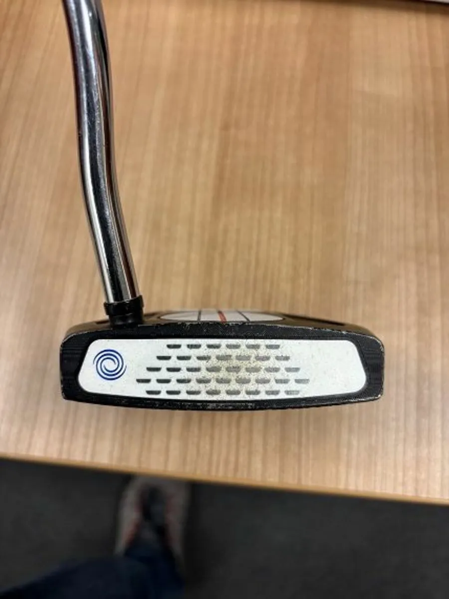 Odyssey Triple Track - 2-Ball Left Handed Putter - Image 3
