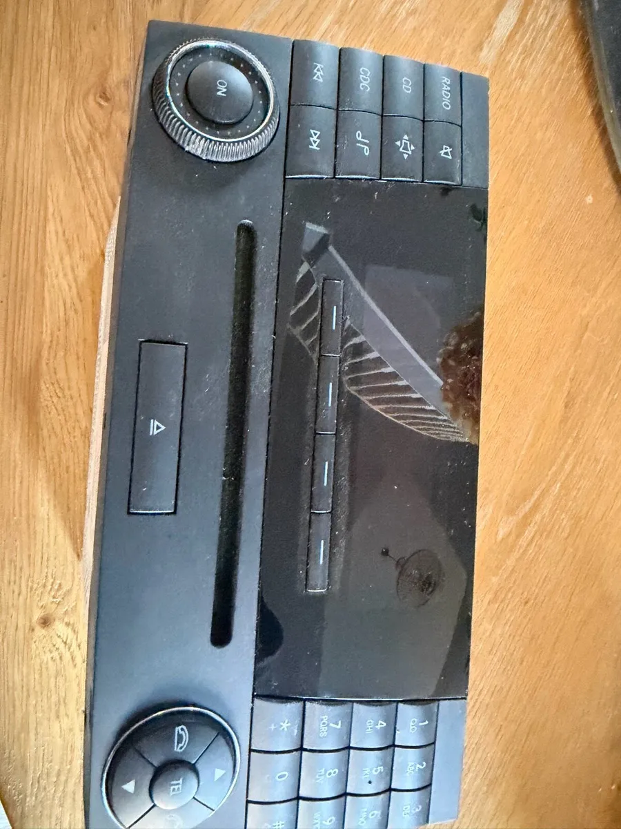 E class CLS Head unit - Image 1