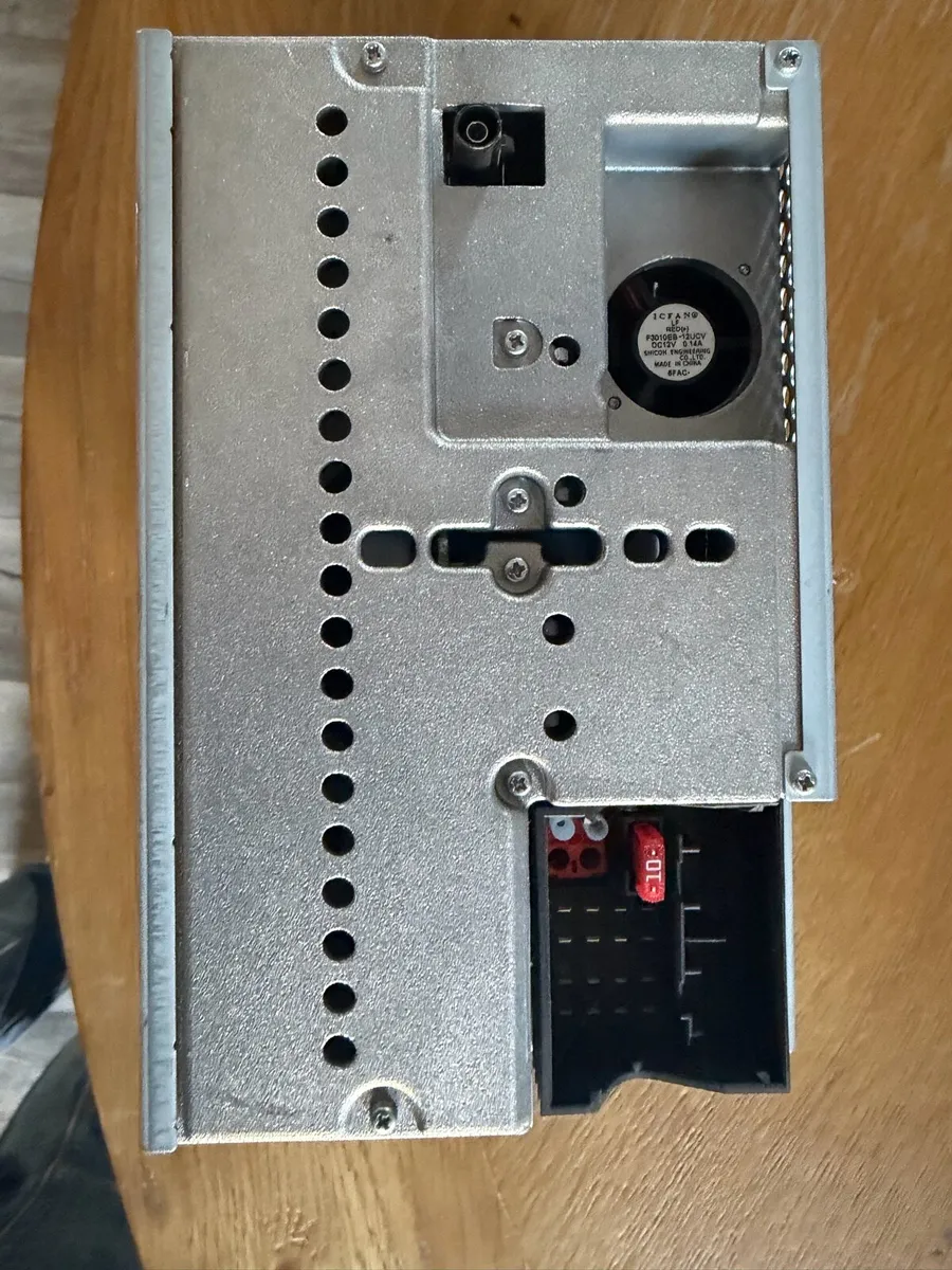 E class CLS Head unit - Image 2