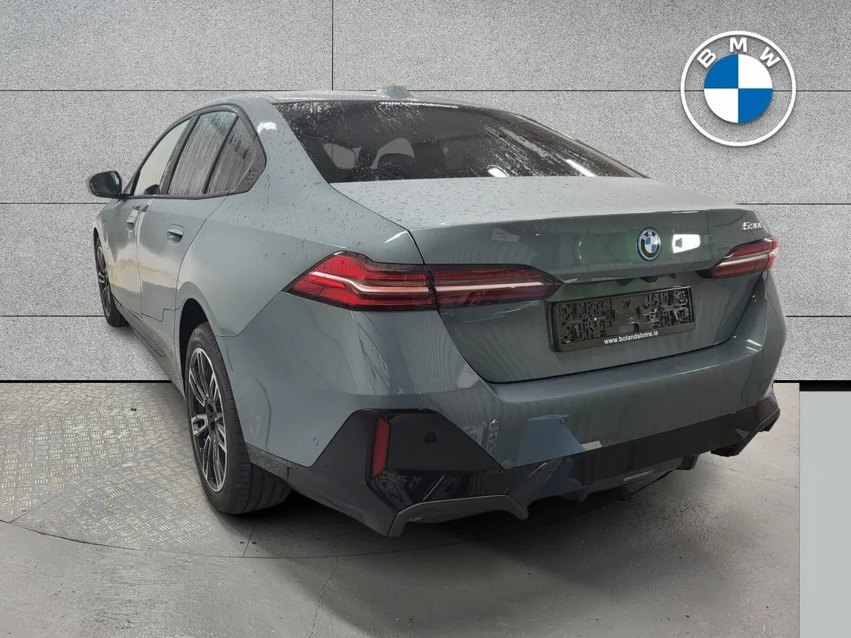 BMW 5-Series 2.0 - Image 2