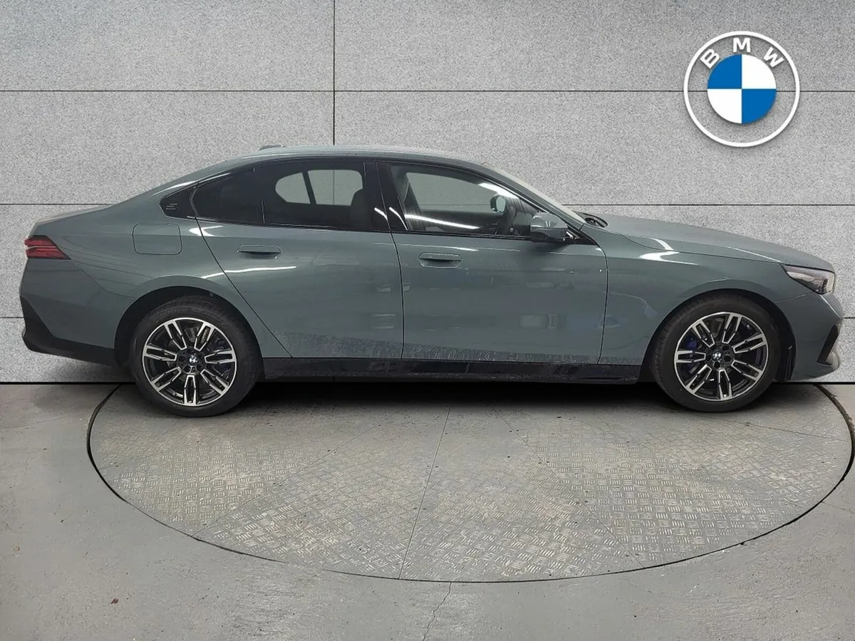 BMW 5-Series 2.0 - Image 3