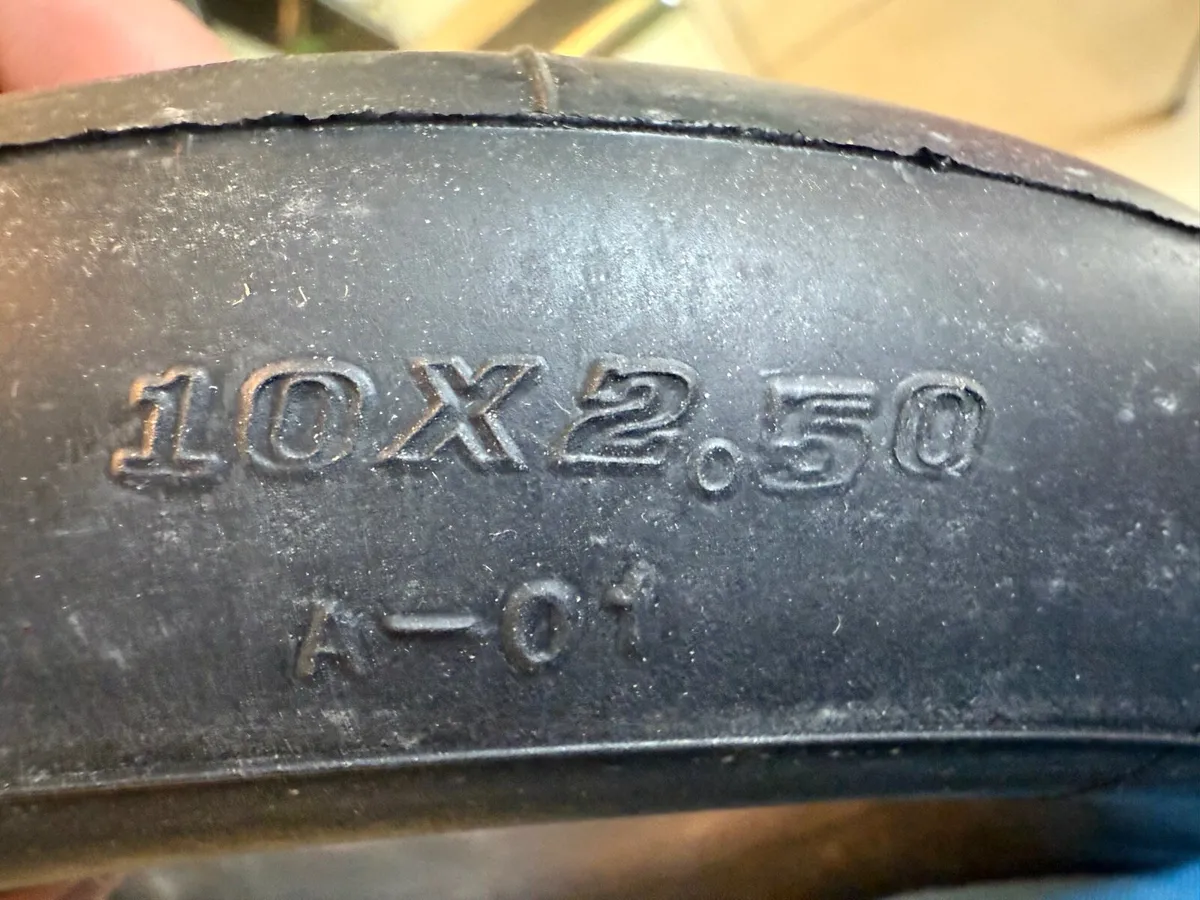inner tubes 10x2.5 inch in swords - Image 2