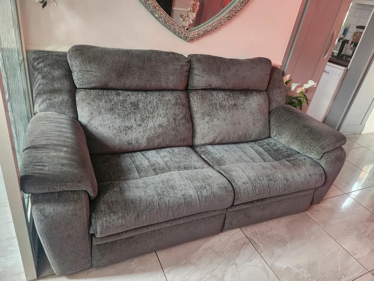 3+2 seater couches - Image 4