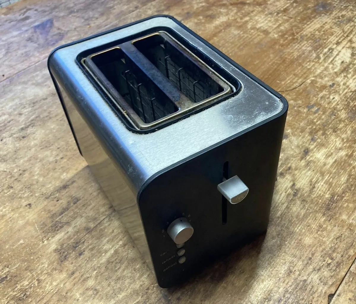 Logik 2-Slice Toaster – Black & Stainless Steel - Image 2