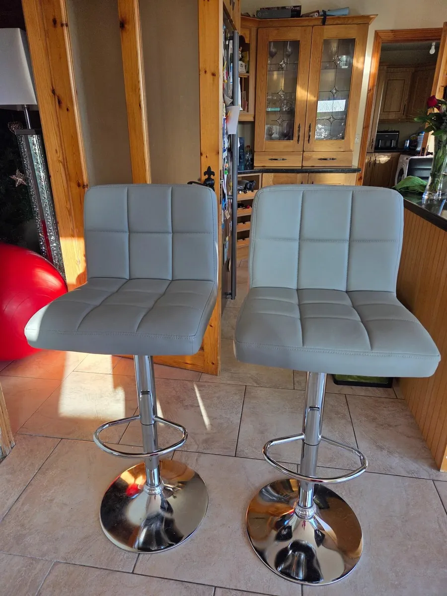 Kitchen stools - Image 2