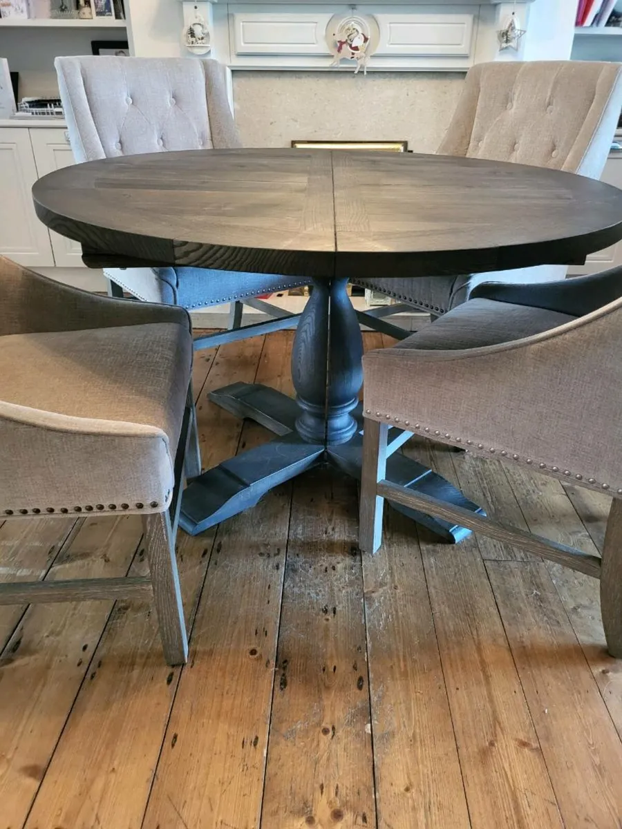 Round Extendable Dining Table - Image 3