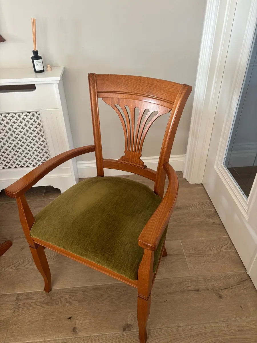 Dining Room Table & Chairs - Image 2