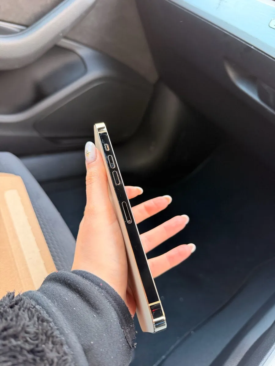 iPhone 14 Pro Max - Image 4