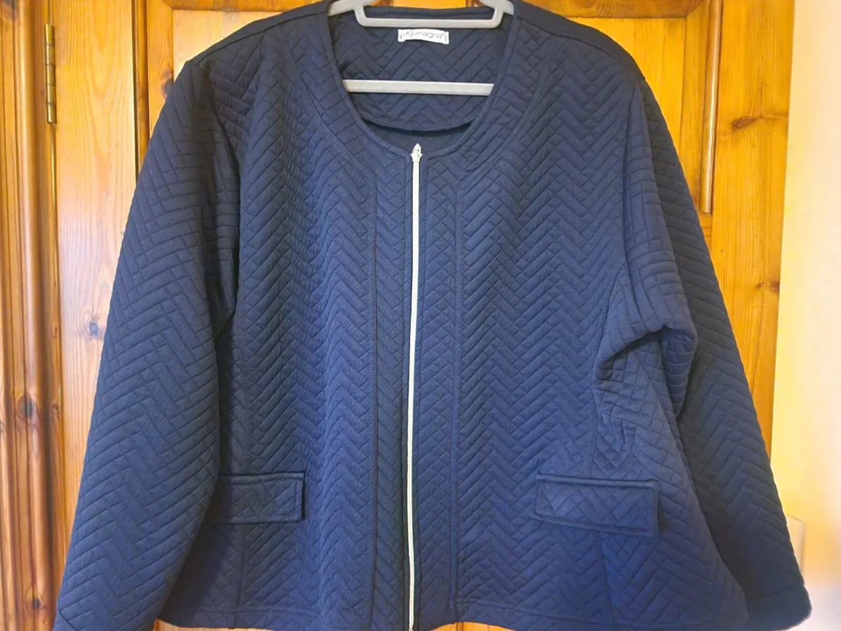 Selection of ladies jackets sz 24/26 - Image 3