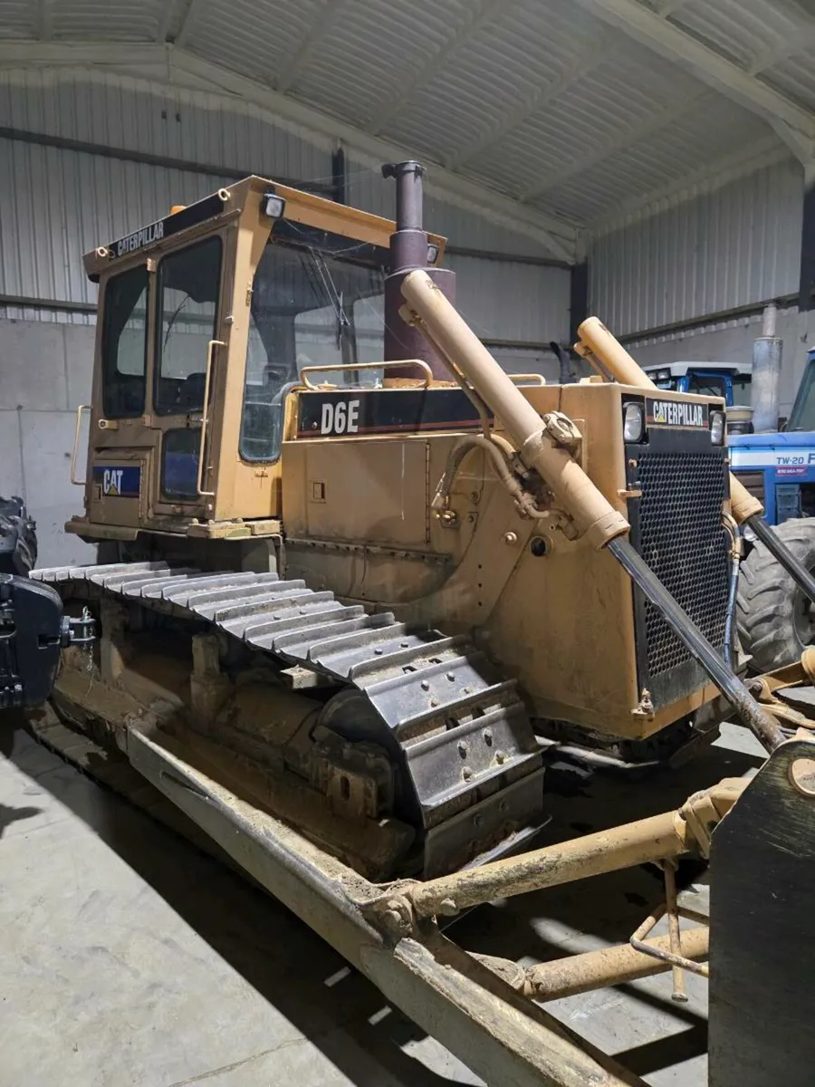 **** CAT D6E Dozer **** - Image 3