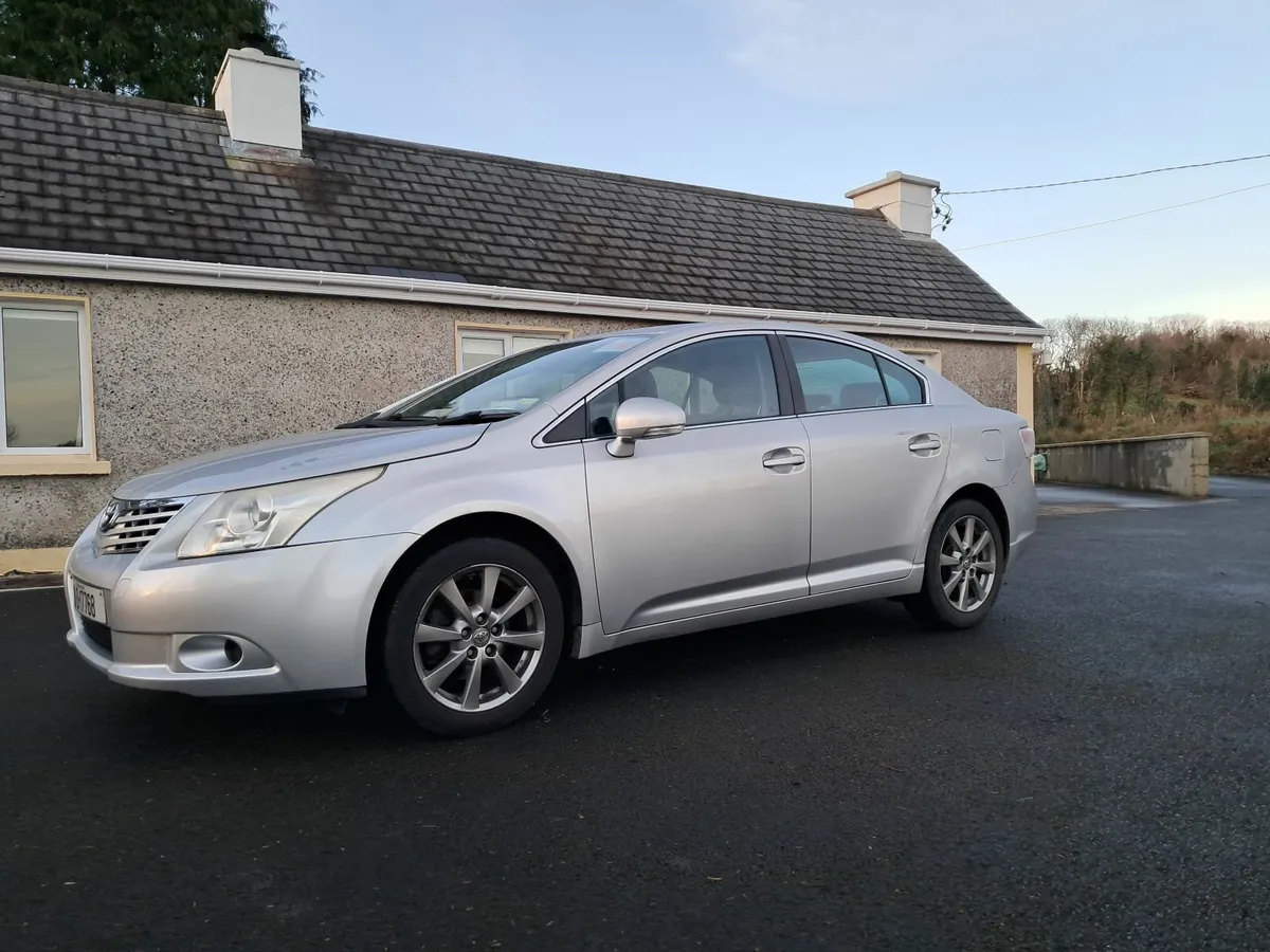 Toyota Avensis 2010 - Image 4