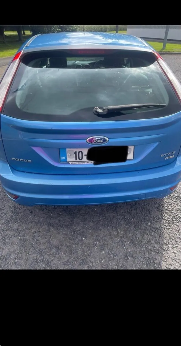Ford Focus 2010 - Image 2