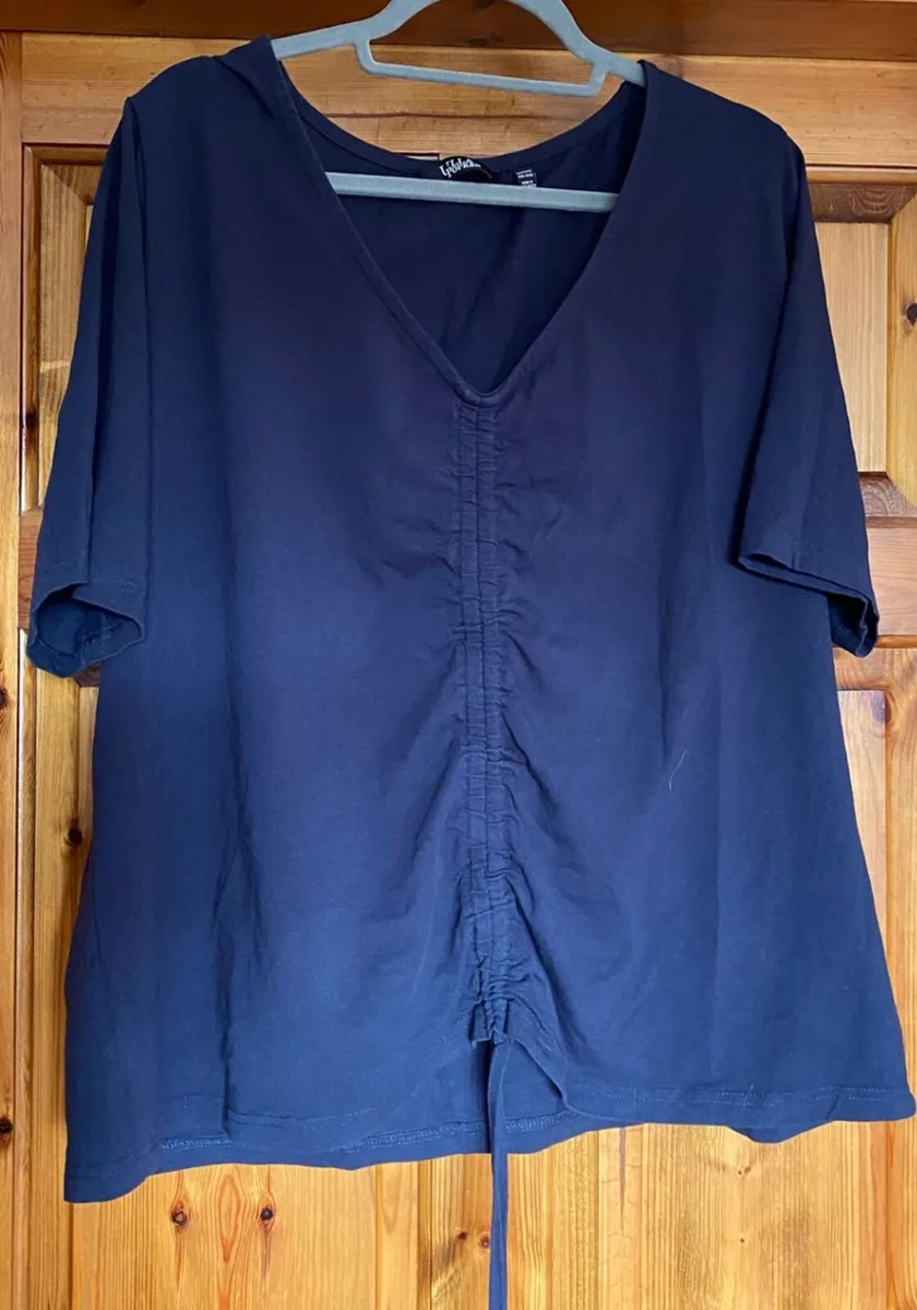 Ladies top clearout sz 24/26 - Image 2