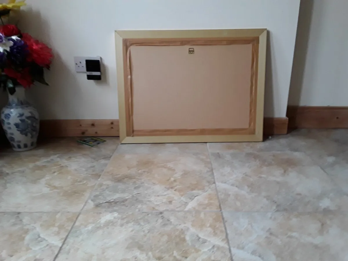 Large picture of two girls relaxing on the beach - Image 3