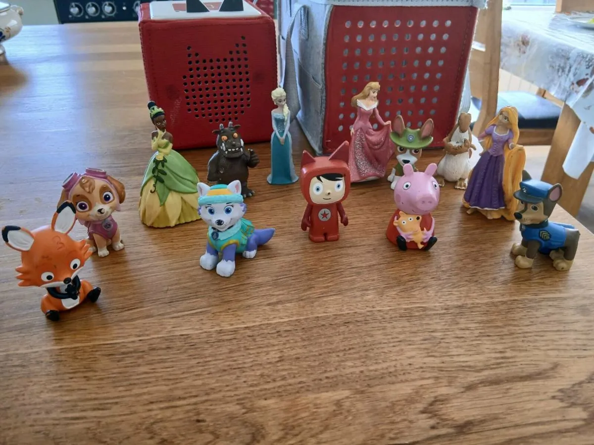 Tonie box and 13 figures - Image 1